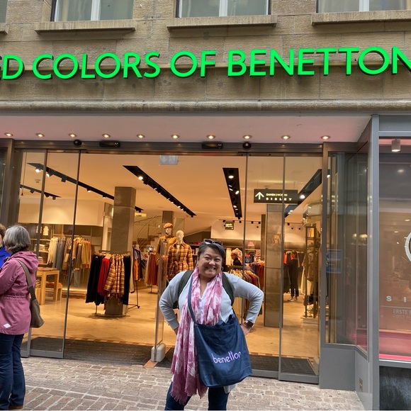 Meet your Posher, Angie - Picture 3 of 3